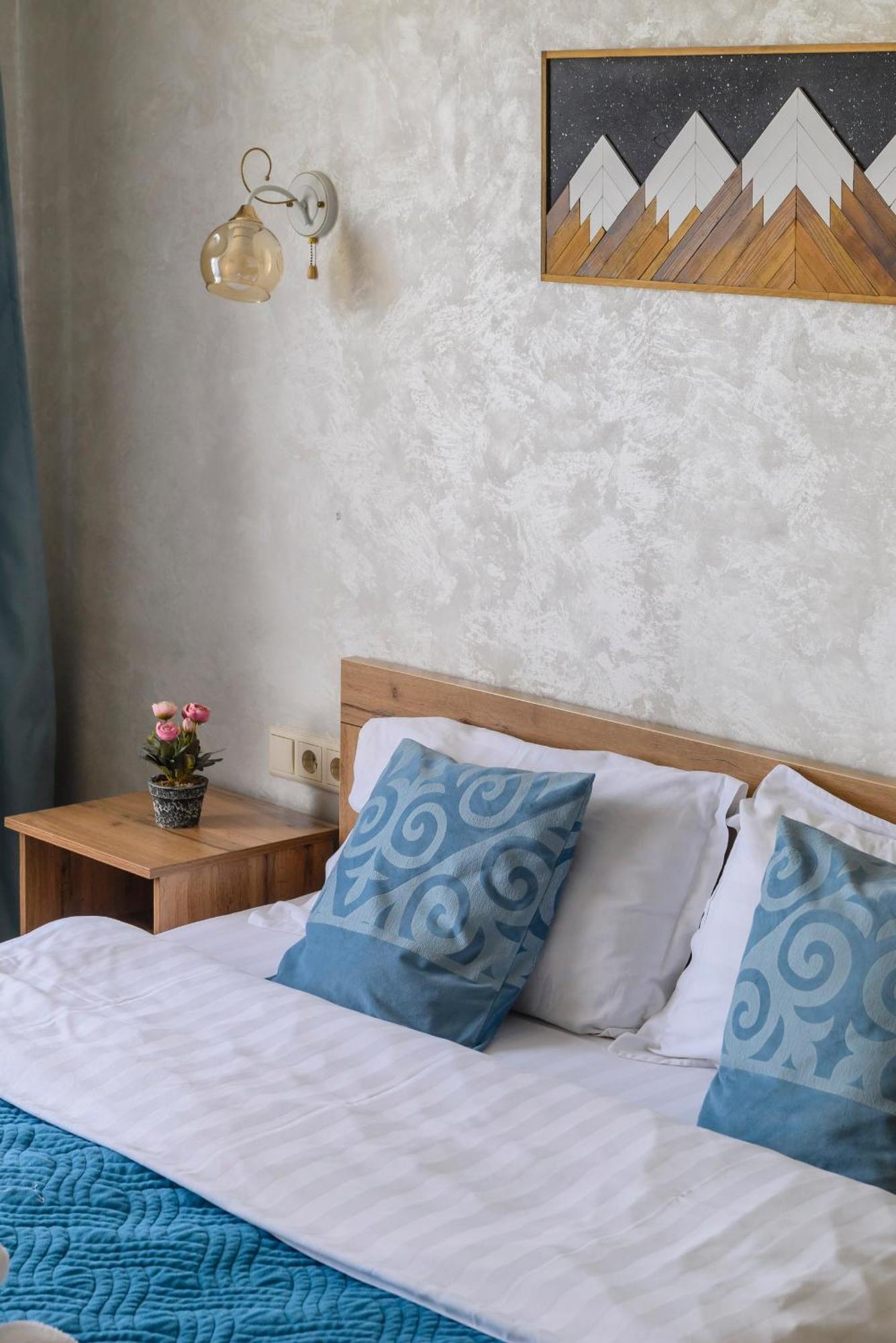 Apartment 101 арбат центр идеально для туризма и деловых командировок мoon Almaty